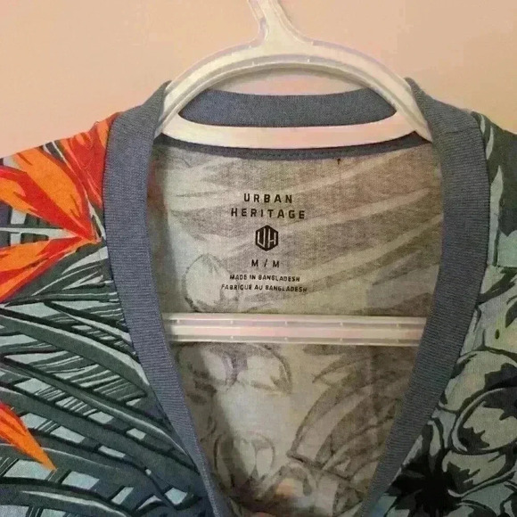 Urban Heritage, Floral t-shirt, Blue and Orange  Size Medium - Picture 3 of 4